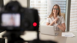 Hva er webinar? Hvordan bruke webinar i B2B-salg?